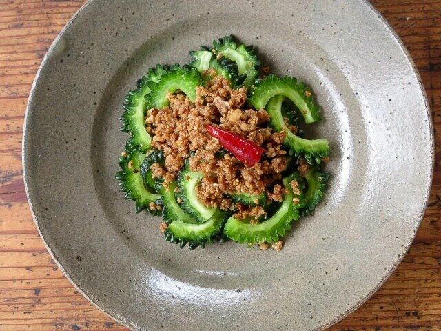 ゴーヤの甘辛豚そぼろかけ