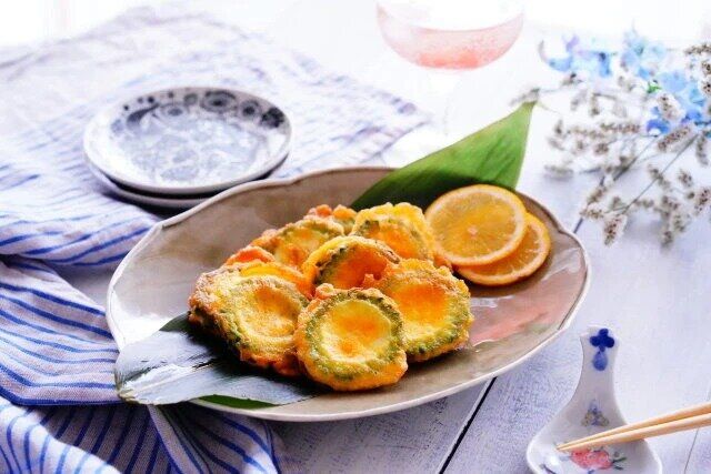 丸ごとゴーヤのピカタ