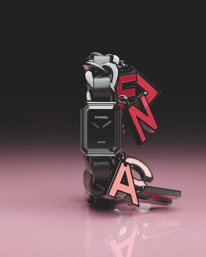 「プルミエール チャーム ブラッシュ」（SS、ケースサイズ19.7×15.2mm）￥1,320,000 ※数量限定