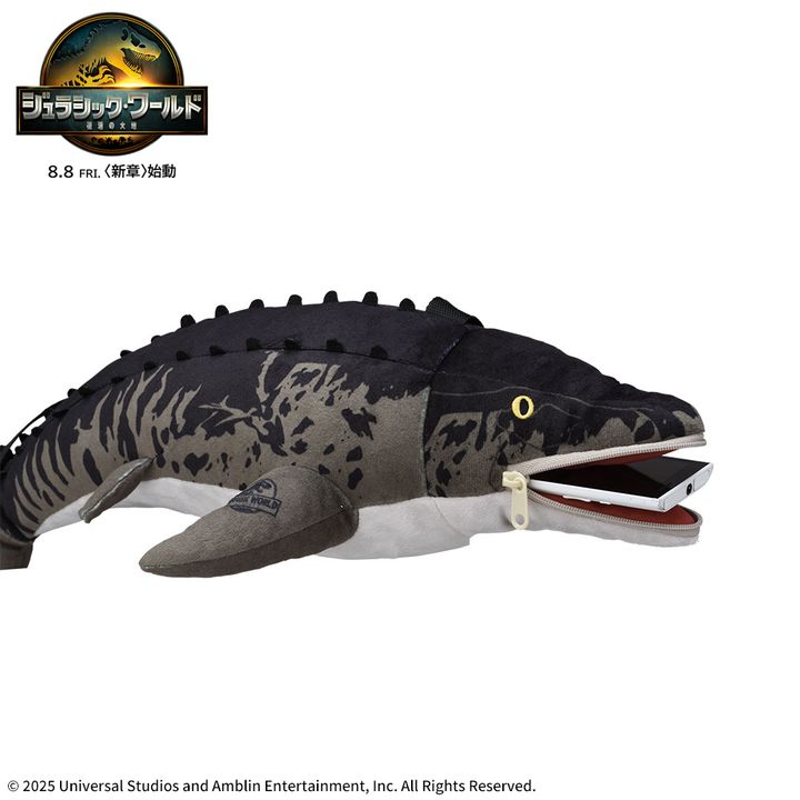 ジュラシック・ワールド／復活の大地 プラチナムザッカぬいぐるみショルダーバッグ“モササウルス” 使用イメージ