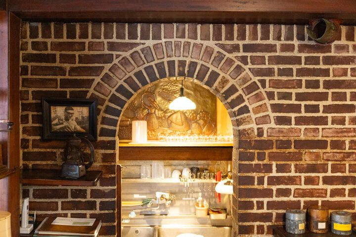 倉敷美観地区の一角でひっそりと時を刻む「倉敷珈琲館」へ