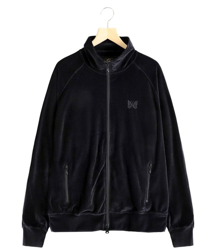 トラックジャケットのフロントはシルエットの変化を楽しめるダブルジップ仕様。