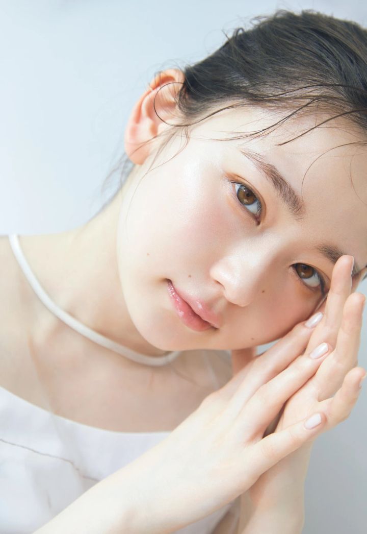 “まるでお風呂上がり”な火照り感＆ハリツヤ感の「夏質感フェイス」