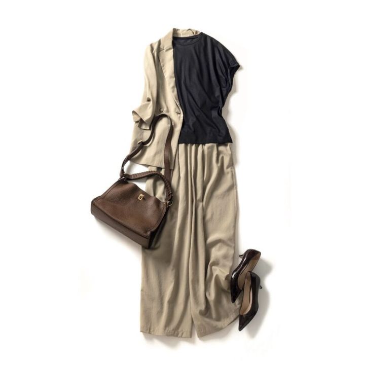 Tシャツ1万2100円（アンタイトル） ジャケット3万800円、パンツ2万2000円（ともにリエス） バッグ5万9400円（ヴィソナ）、シューズ7万3700円（ネブローニ／ともにピモンテ）