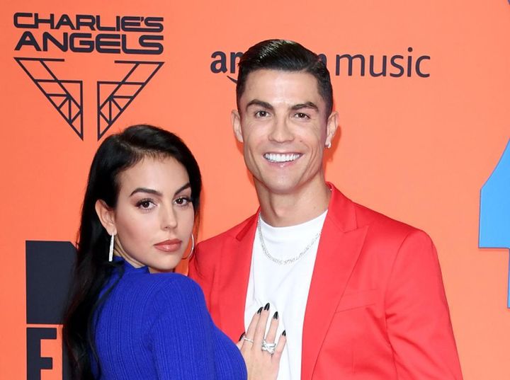 画像: クリスティアーノ・ロナウドとジョージナ・ロドリゲスが婚約