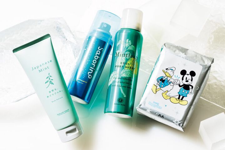 （右から） 1. ハッピーデオ ©Disney 凍えるようなひんやり感が続くシリーズ史上冷感No.1！ 汚れやベタつきをオフし、汗のニオイを抑える。 36枚 ￥495（編集部調べ、期間限定）／マンダム 2. ハウス オブ ローゼ ミントリープ クール ボディスプレー 使った瞬間＋持続するダブルのクール感で、汗ばむボディを快適にする収れん化粧水。さらさらパウダーが汗と皮脂を吸着する。 100g ￥1,430（期間限定）／ハウス オブ ローゼ 3. サボリーノ ひんやりスパークジェルUV SPF50＋・PA＋＋＋＋ －８℃冷感のパチパチ泡ジェルで、暑さと日焼け対策が一度にできる日焼け止めスプレー。 65g ￥1,540（数量限定）／BCL 4. ナチュラルアイランド 自然な、めぐりジェル。 だるい手足や腰をマッサージすることでめぐりをサポートするマッサージ用ジェルクリーム。心と体の緊張をほぐすセントジョーンズワートオイルを配合。 120g ￥2,310／ナチュラルアイランド