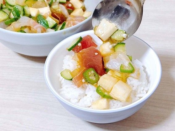 海鮮ばくだん」