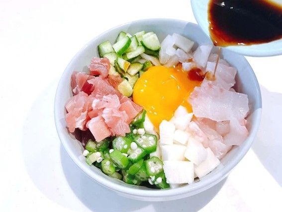 海鮮ばくだん」