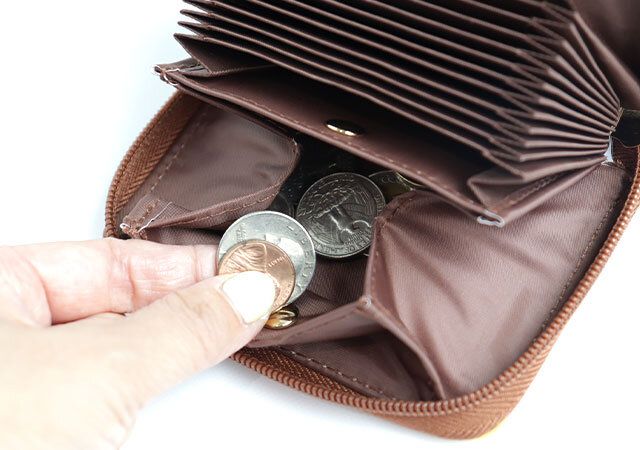 宝島社のムック付録のクレパス（R）柄ミニ財布8