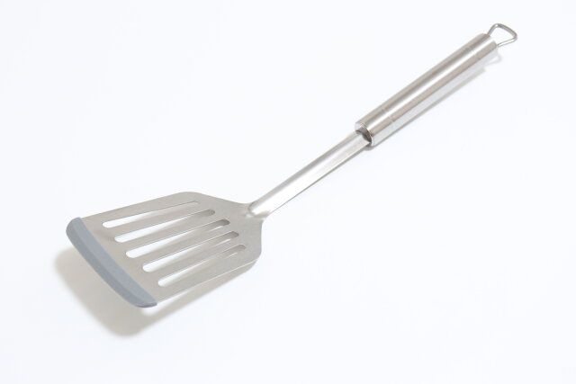 ダイソーのコーティングを剥がしにくいターナーはプチプラで優秀