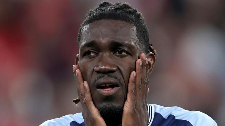 日本代表選手の同僚になった28歳スター、遅刻しすぎて追放処分！「度が過ぎる」と監督説明