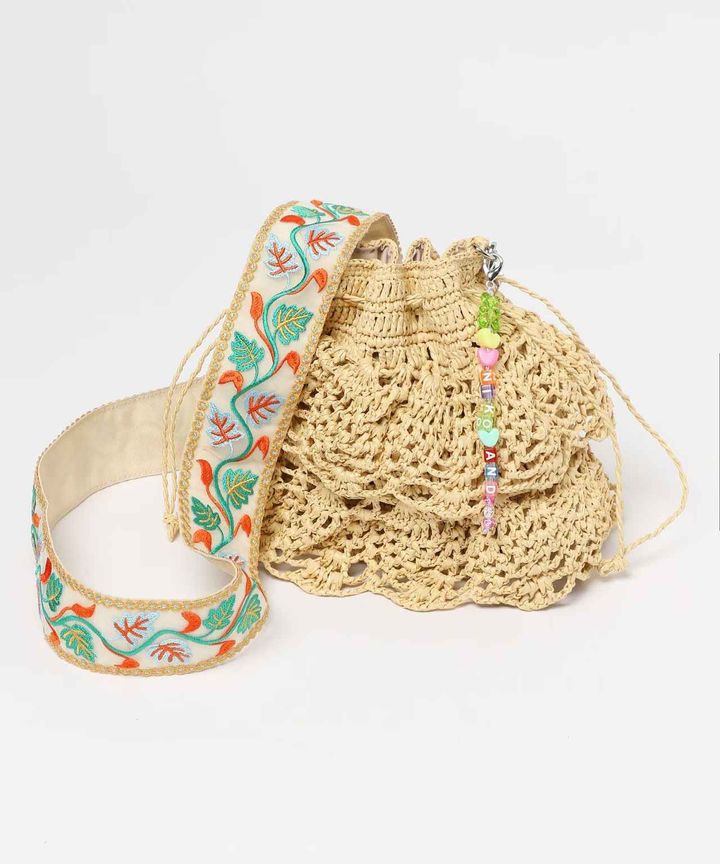 画像2: 出典：and ST