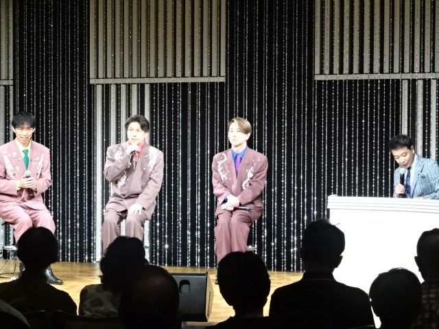 LAST FIRST、中山秀征