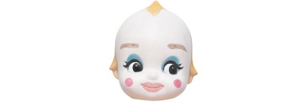 メイク下地と白色のファンデーション、アイブロウ、アイシャドウ、アイライナー、チーク、リップを塗布したキューピー人形 Before