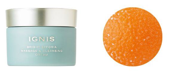 02：イグニス 表面についたファンデはうっすら残っている感じ。凹みに入ったものも少し残る。