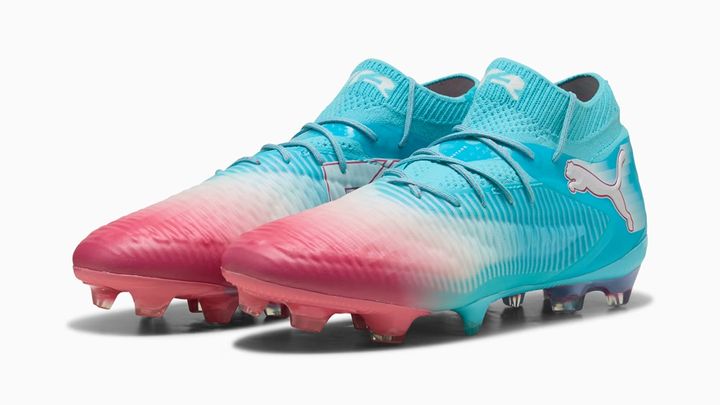 未来的デザインのサッカースパイクコレクションが登場！PUMAらしいツートンカラーの新作