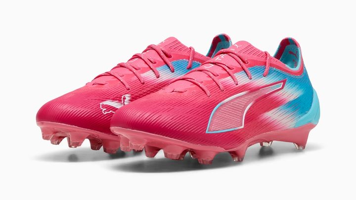 未来的デザインのサッカースパイクコレクションが登場！PUMAらしいツートンカラーの新作