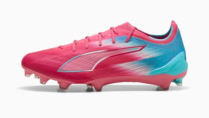 未来的デザインのサッカースパイクコレクションが登場！PUMAらしいツートンカラーの新作