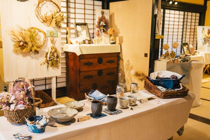 歴史文化財を再生♪檜原村「古民家カフェ 晴ノ舎」で癒やし時間と地元野菜のごちそうを