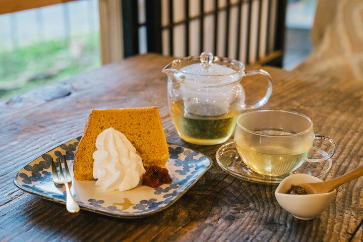 歴史文化財を再生♪檜原村「古民家カフェ 晴ノ舎」で癒やし時間と地元野菜のごちそうを