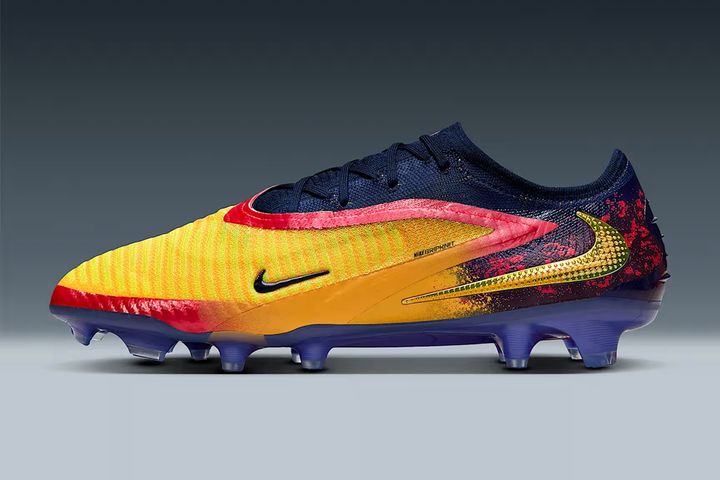 NIKEの新スパイク『ファントム6』、“最強FWモデル”が早くも登場！カラーに込められた「イメージ」とは