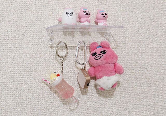 セリア透明ウォールラックフック推しグッズ