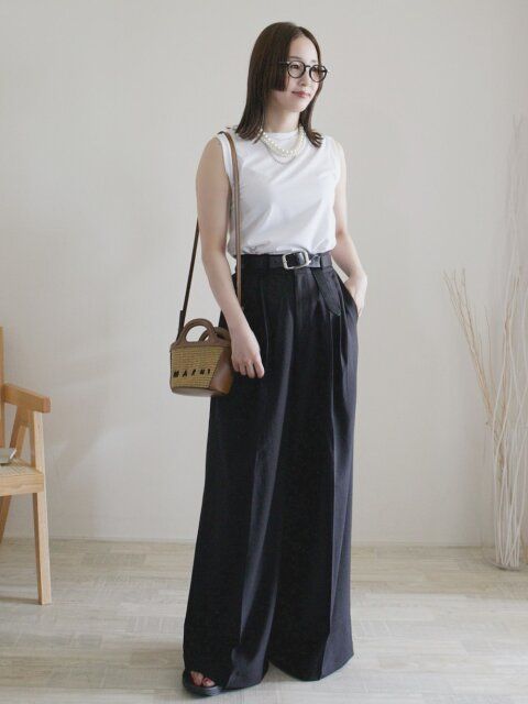 2025夏大人レディースおすすめノースリーブのシンプルコーデ