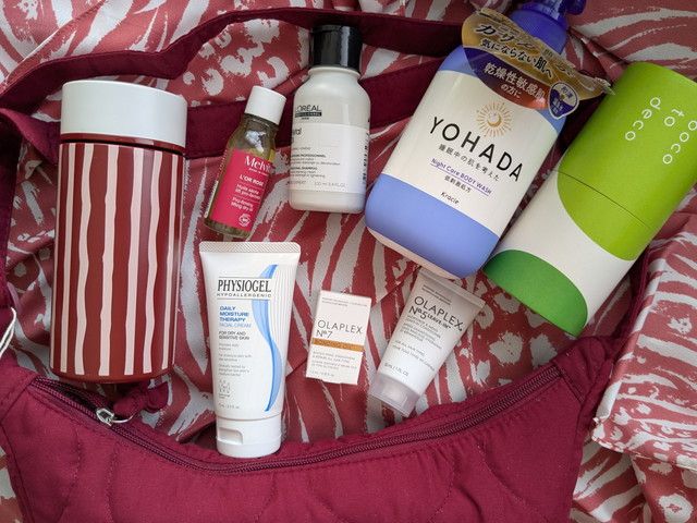 マイリトルボックス8月号の中身一式（バッグ、ボトル、スキンケア・ヘアケア・サプリの集合）