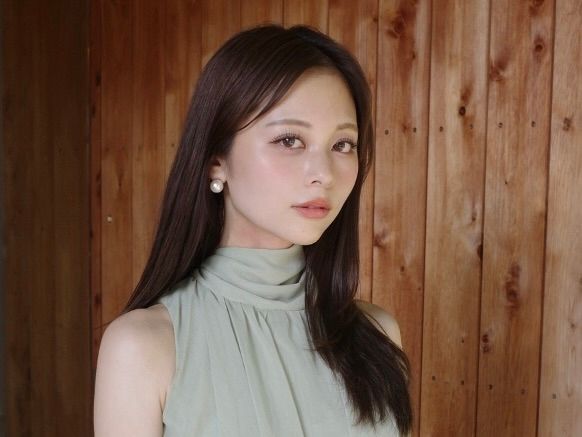 本気で美しい…透き通るような“白肌美脚”に夢中！『元NMB48美女