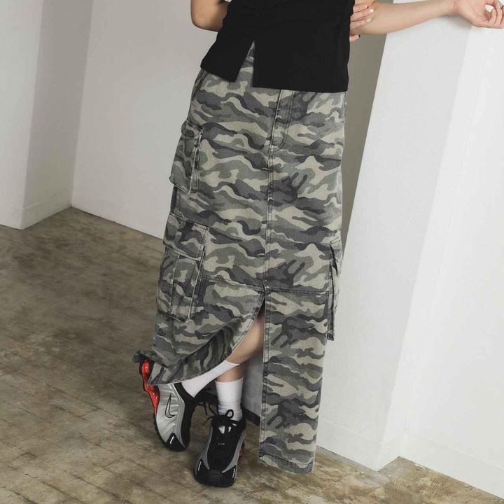 画像: 「カーゴ ポケット タイト スカート」￥14,850 出典：レイ ビームス