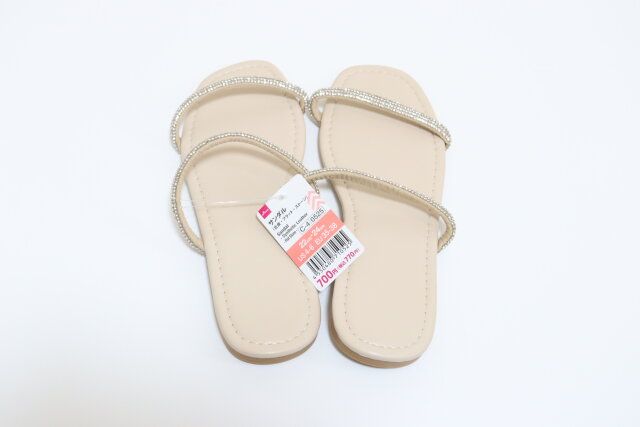 ダイソー サンダル（合皮・フラット・ストーン） 商品タグ
