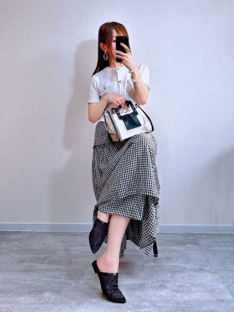 【ホワイトカーデ×ギンガムチェック】甘さ控えめ大人の休日スタイル