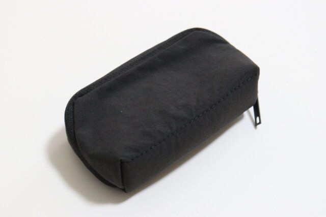 無印良品のリンクルナイロン 大きく開くポーチS2