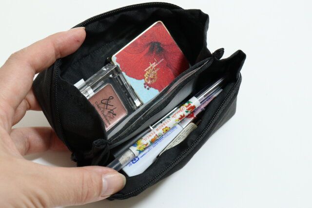 無印良品のリンクルナイロン 大きく開くポーチS7