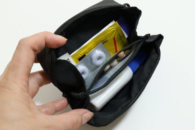 無印良品のリンクルナイロン 大きく開くポーチS6