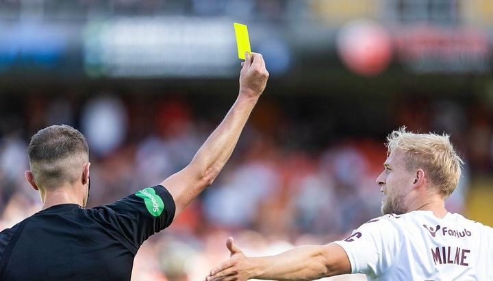 サッカーのビデオ判定範囲が拡大か…元有名国際審判が「議論にオープン」と激白