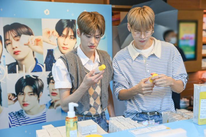 マキア RIIZE SOHEE EUNSEOK UIQ 韓国コスメ 代官山 蔦屋書店 サイン会 K-POP