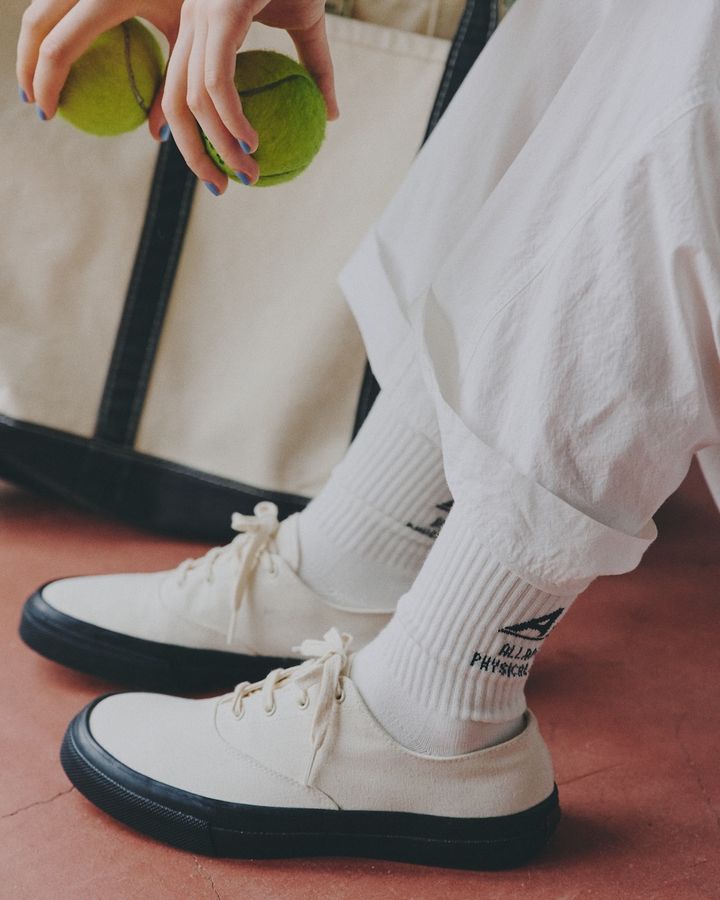 スニーカー好きなら持っておきたい！白いスニーカーの名品5選【FUDGE dig.｜ホワイトスニーカーと5日間のスタイルゲーム-まとめ】