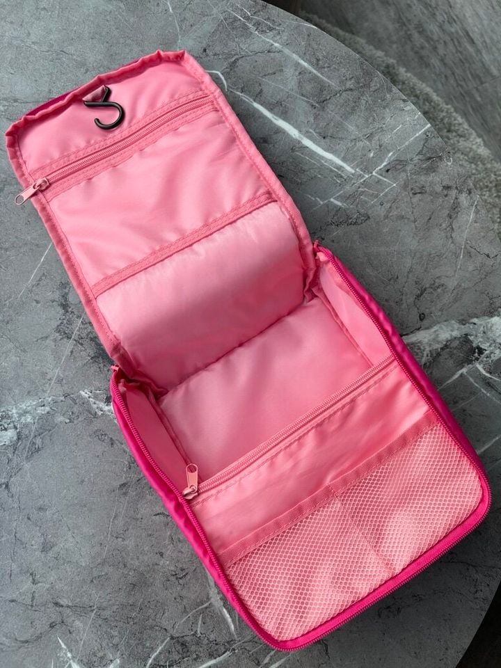 資生堂オンラインストア×ハローキティ トラベルポーチ