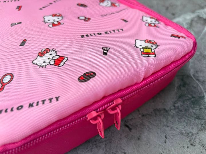 資生堂オンラインストア×ハローキティ トラベルポーチ