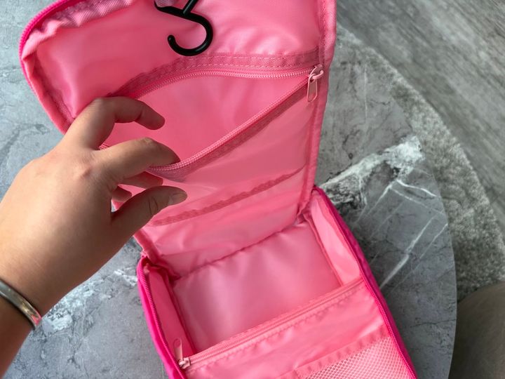 資生堂オンラインストア×ハローキティ トラベルポーチ