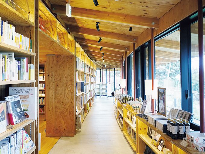 人気メニューは店内で焼き上げたスコーンプレート。「軽井沢書店 中軽井沢店」親子で楽しむ絵本とおやつ【最新号からちょっと見せ】の画像2