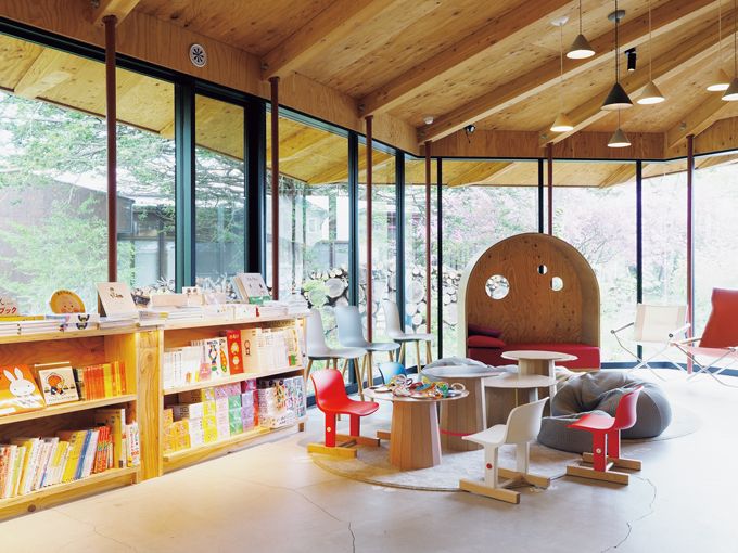 人気メニューは店内で焼き上げたスコーンプレート。「軽井沢書店 中軽井沢店」親子で楽しむ絵本とおやつ【最新号からちょっと見せ】の画像1