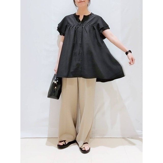 グローバルワークのフリルスリーブブラウス