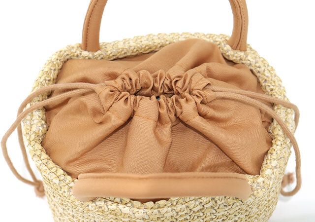 宝島社ムック付録の日焼けハローキティのかごバッグ3