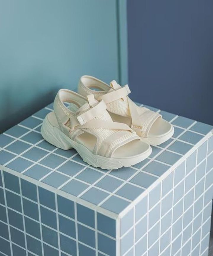 画像1: 出典：and ST