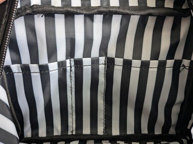 CECIL McBEEコスメポーチ内側のポケット