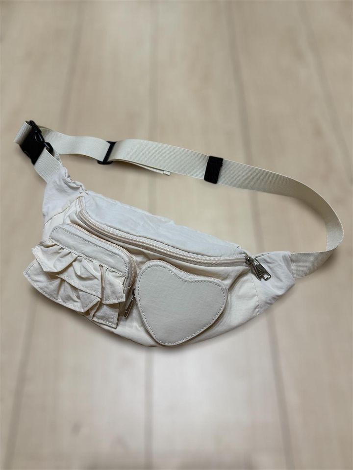 画像: ボディーバッグ