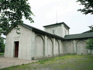 長野〈戦没画学生慰霊美術館 無言館〉外観