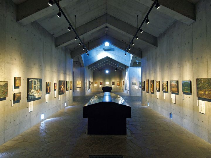 長野〈戦没画学生慰霊美術館 無言館〉内観